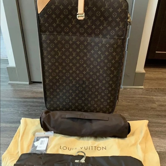 Louis Vuitton Other - Louis Vuitton suitcase